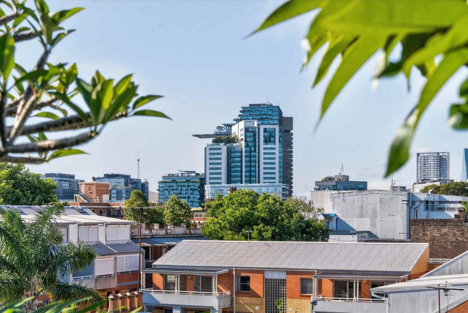 Redfern Penthouse - Stunning CBD views and Parking Apartment in Surry Hills