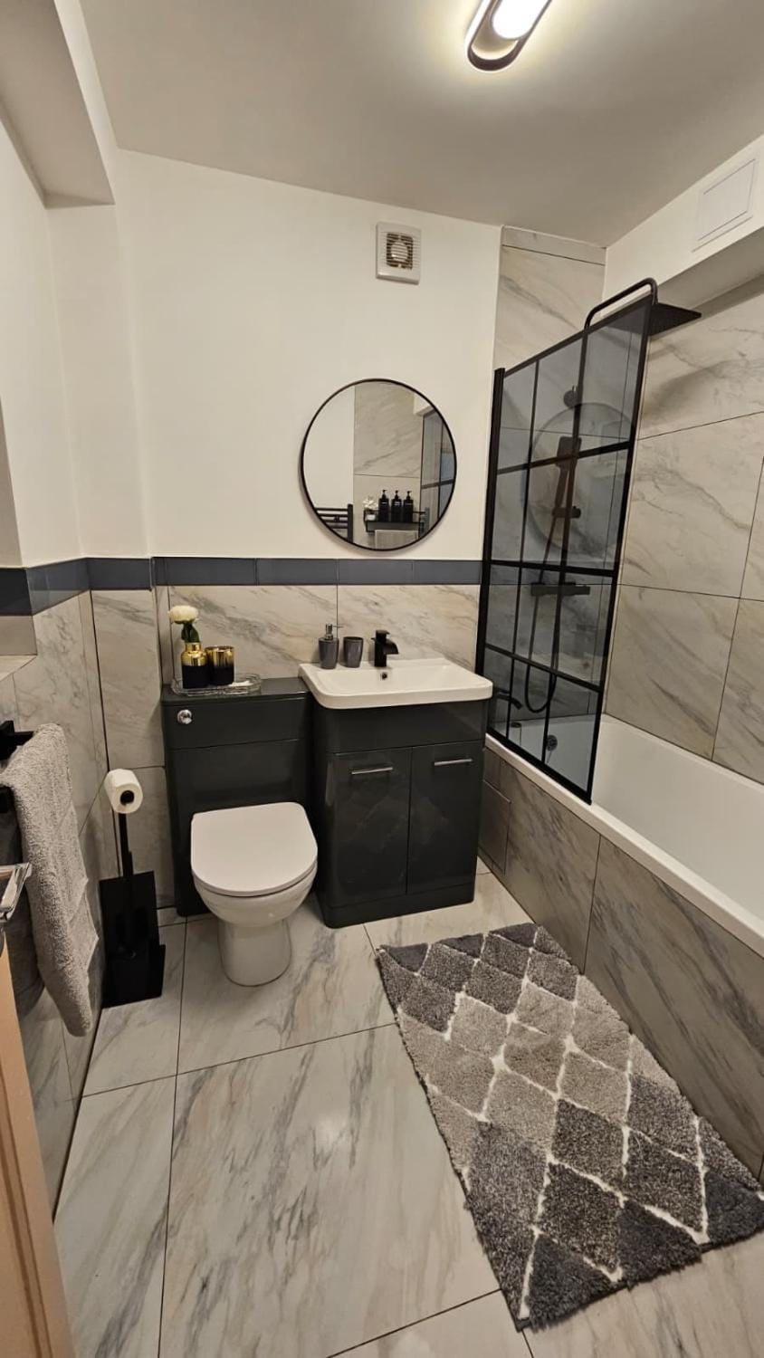 Shower, Toilet, Bathroom