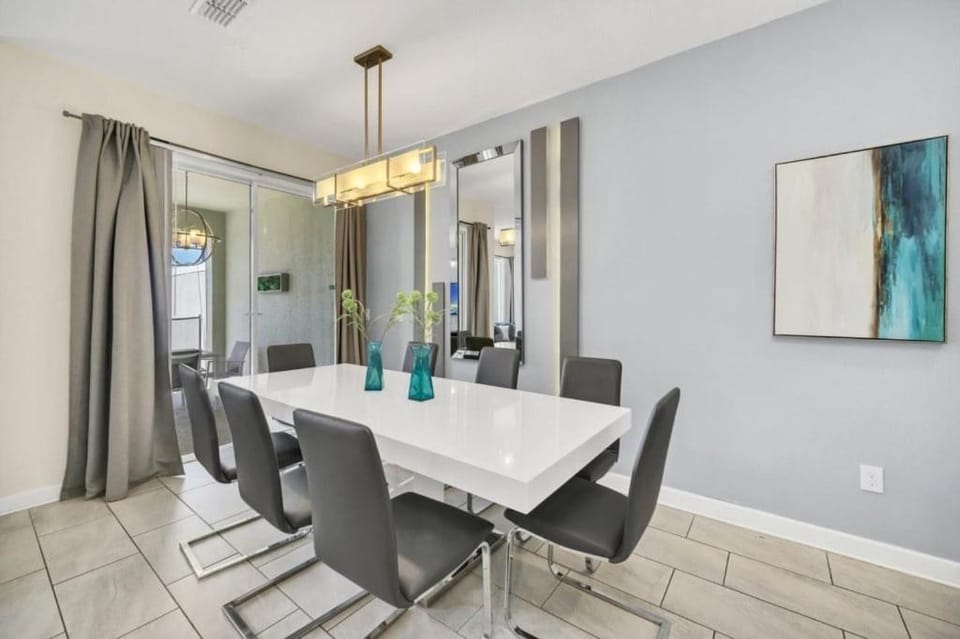 Retreat & Relax Screened In Pool Home Kid Rooms townhouse House in Kissimmee