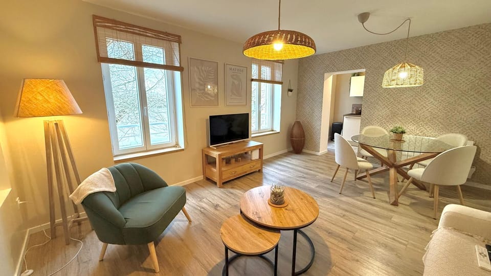 TV and multimedia, Living room, Dining area