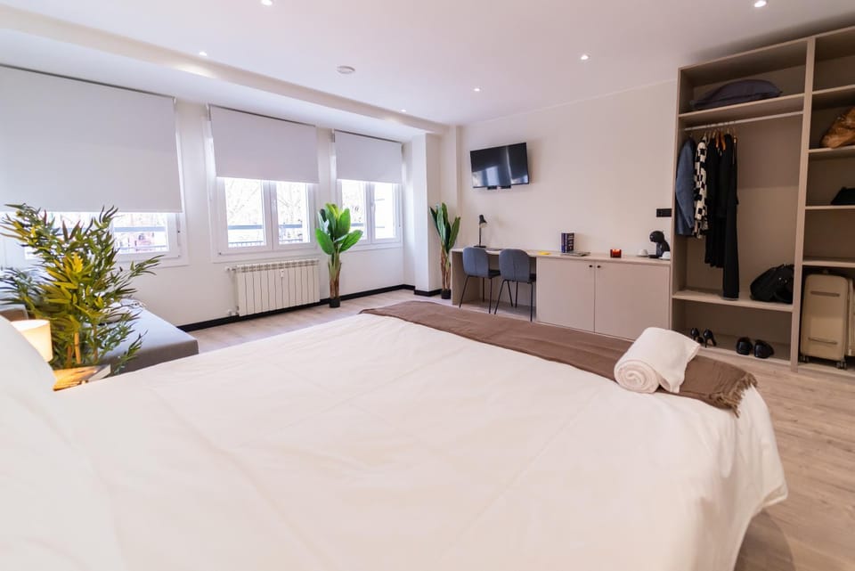 TV and multimedia, Bedroom, wardrobe
