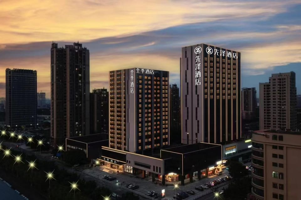 Property building, City view
