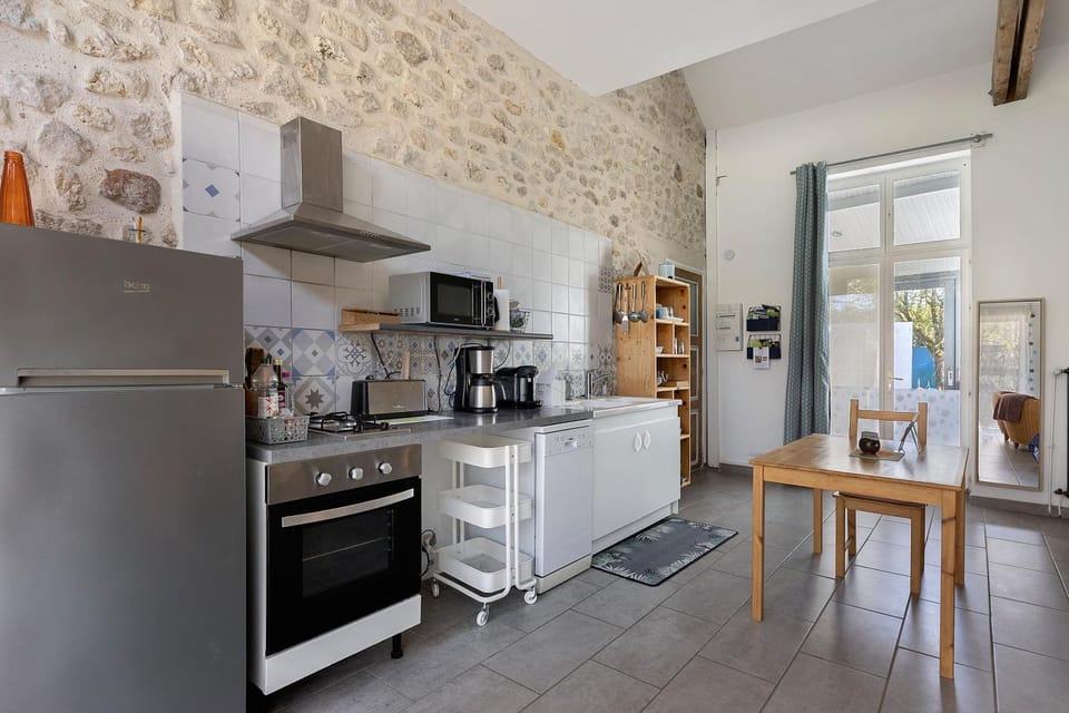 Kitchen or kitchenette, Living room