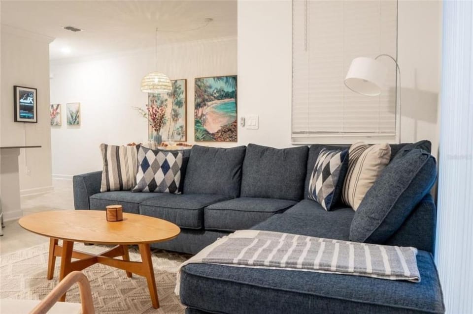 Stunning 4 Bed Townhome Pool & WaterPark townhouse House in Four Corners