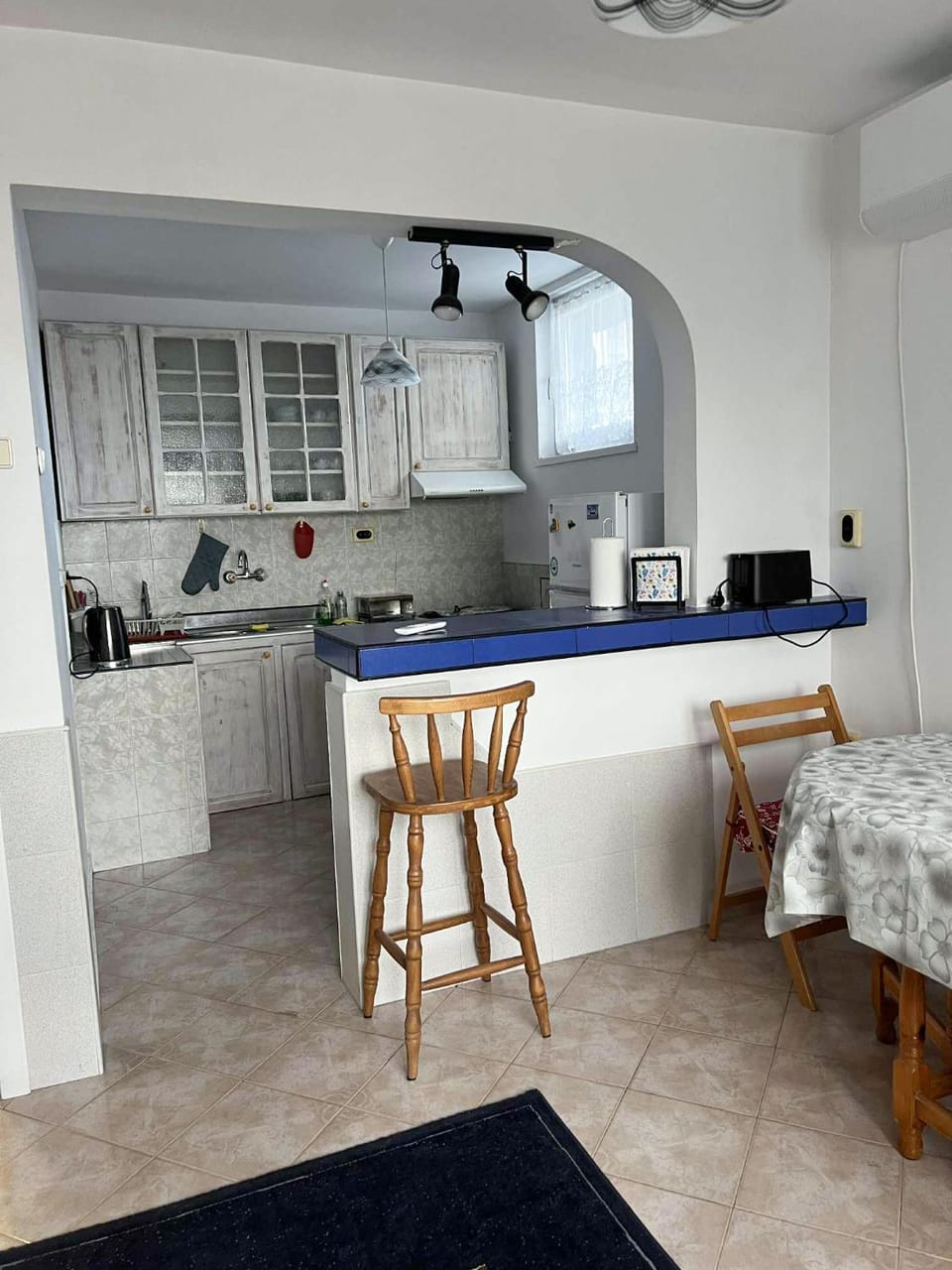Kitchen or kitchenette, Dining area, Family, heating