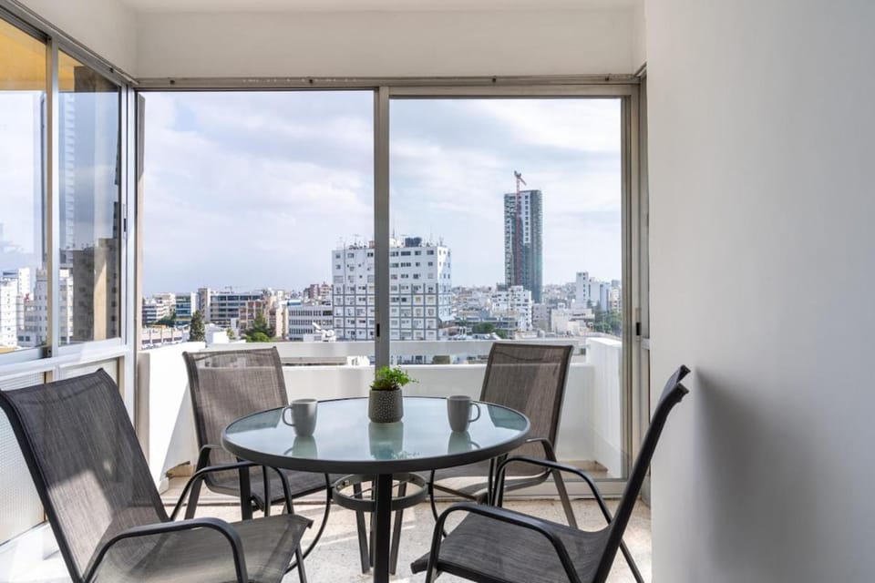 Balcony/Terrace, Seating area, Dining area, City view