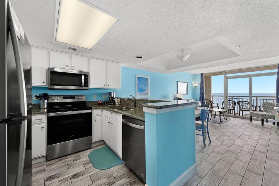 What a View! Oceanfront 2 BR Suite! C1009 Apartment in Myrtle Beach