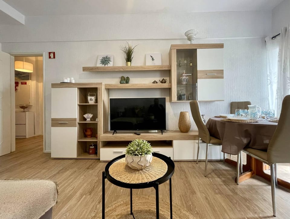 TV and multimedia, Living room, Dining area