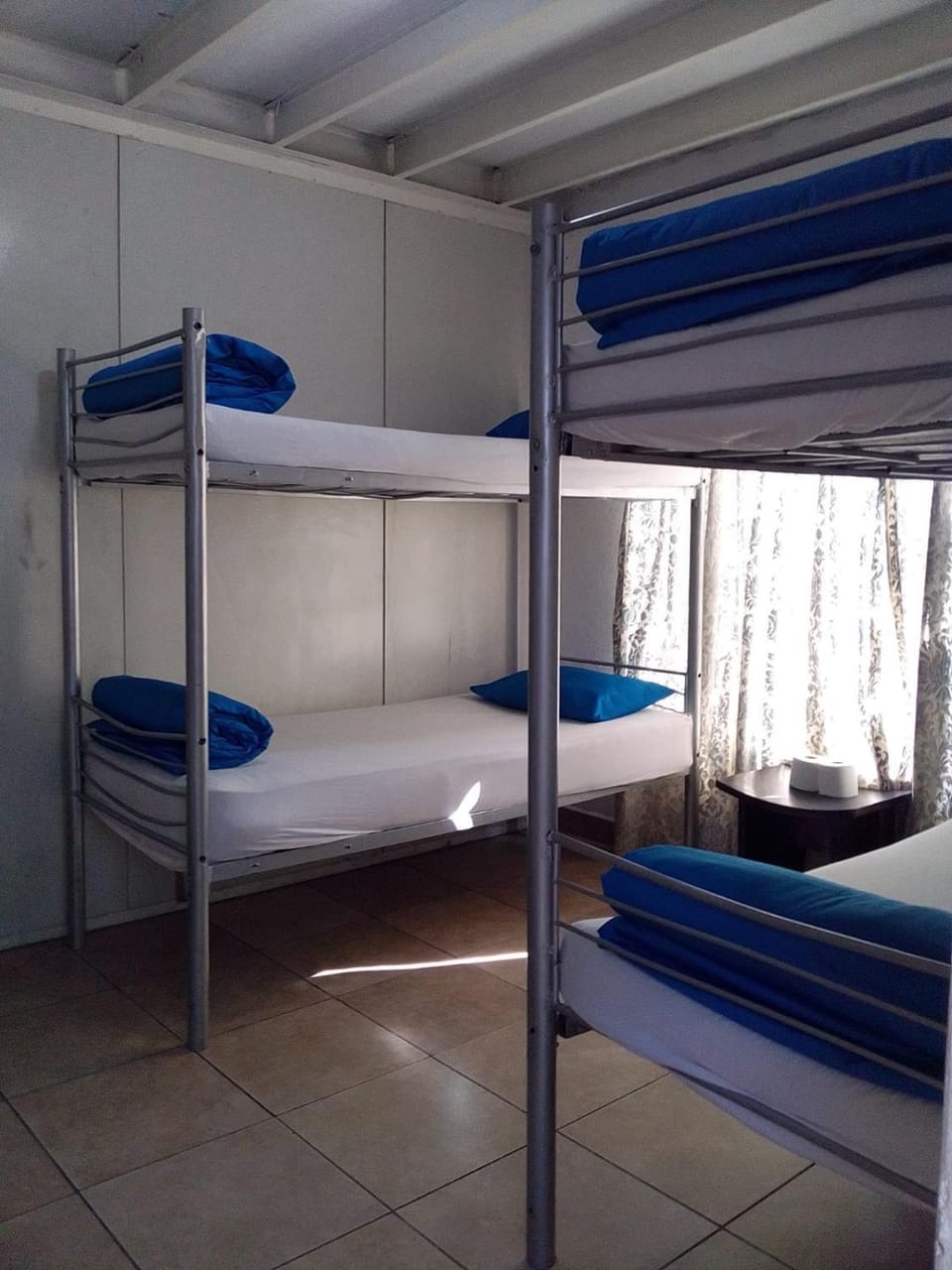Bed, Photo of the whole room, bunk bed