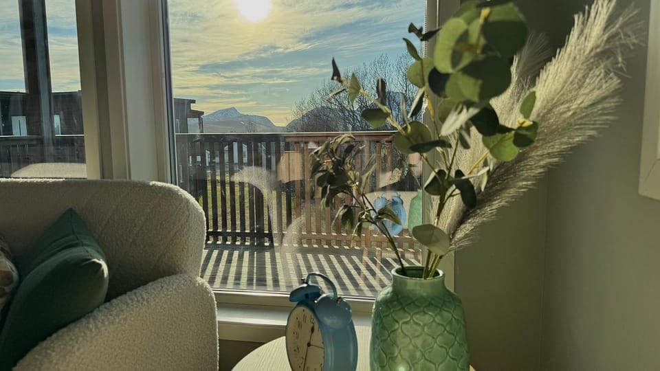 Patio, Day, View (from property/room), Balcony/Terrace, Living room, Seating area