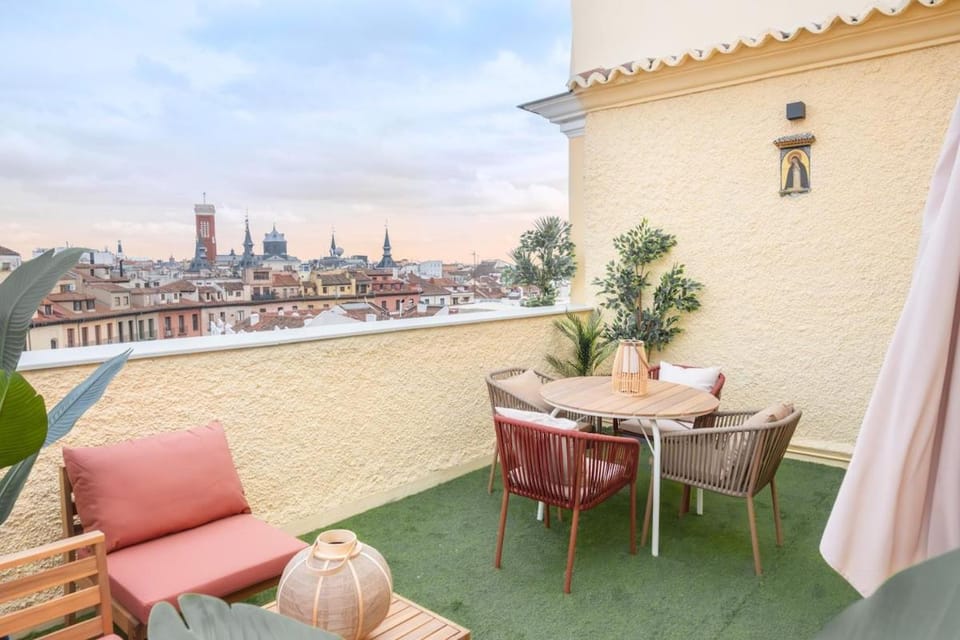 PSM87 Ático de lujo y luminoso con extraordinaria Terraza en el Centro de Madrid Apartment in Centro