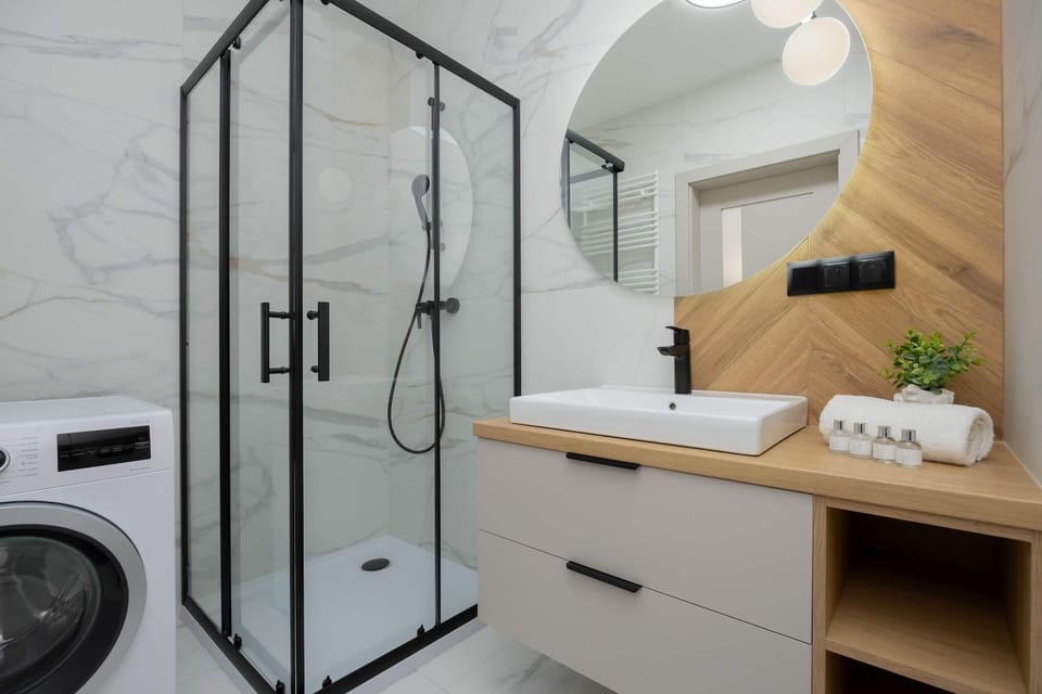 Shower, Bathroom, towels, washing machine