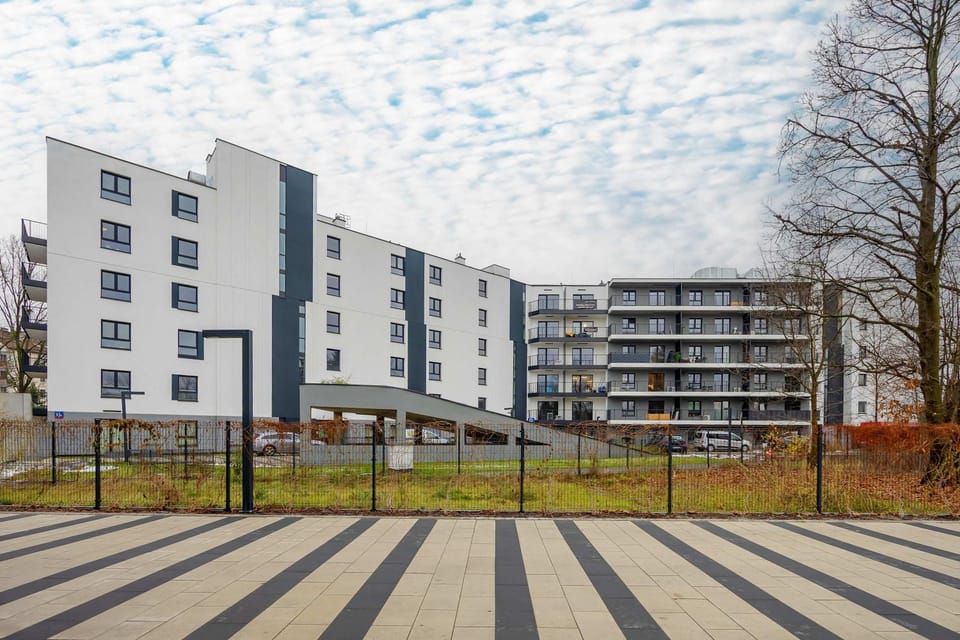 Property building, Day, Neighbourhood