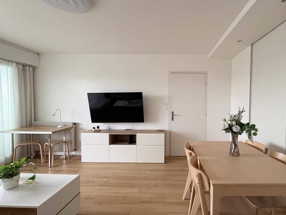 Dans le 19ème de Paris avec vue sur toute la ville Apartment in Paris