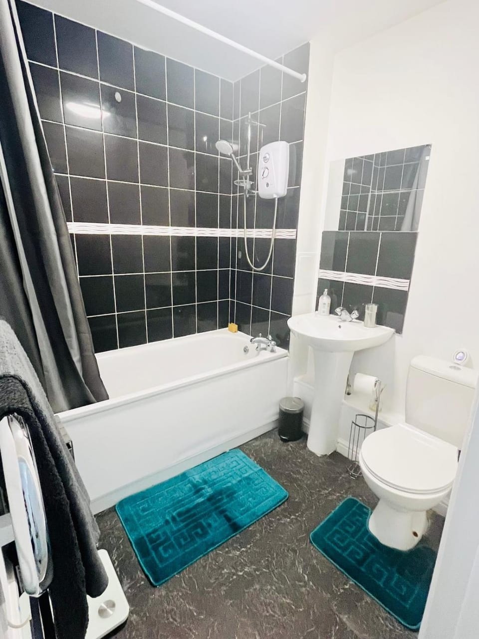 Stylish Apartment Newbury Park Apartment in Ilford