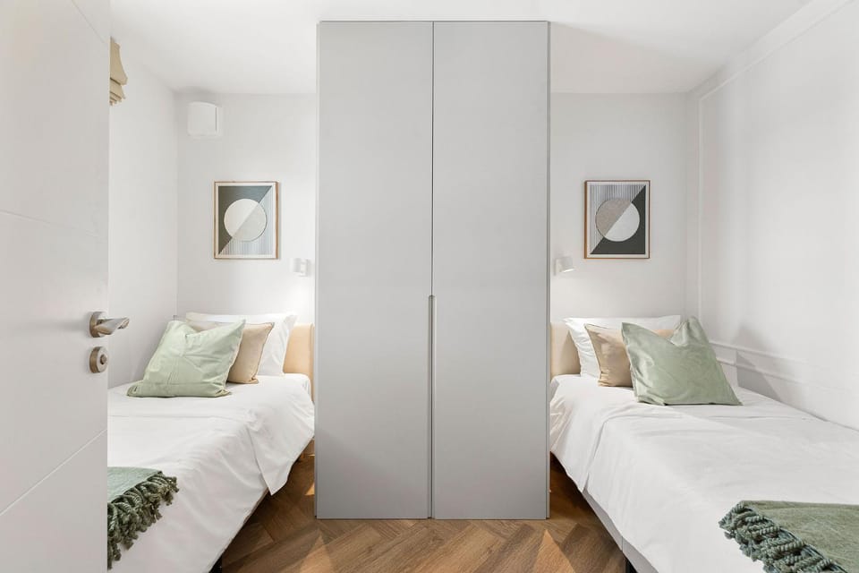 Bed, Photo of the whole room, Bedroom, towels, wardrobe