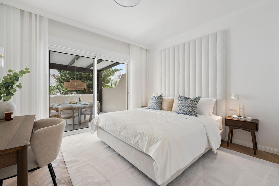 Bed, Photo of the whole room, Bedroom