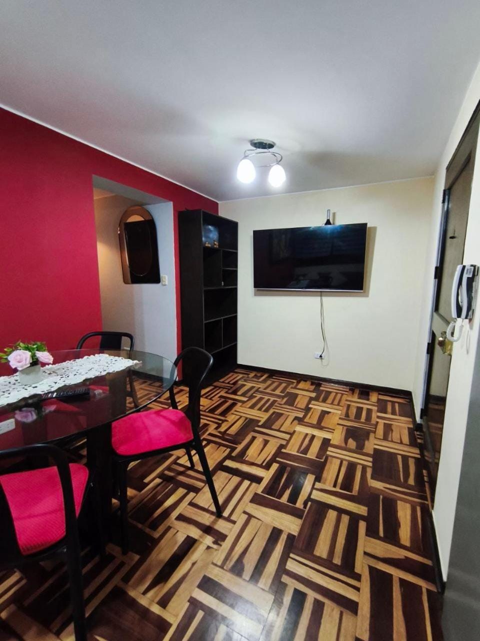Communal lounge/ TV room, TV and multimedia, Living room, Seating area, Dining area