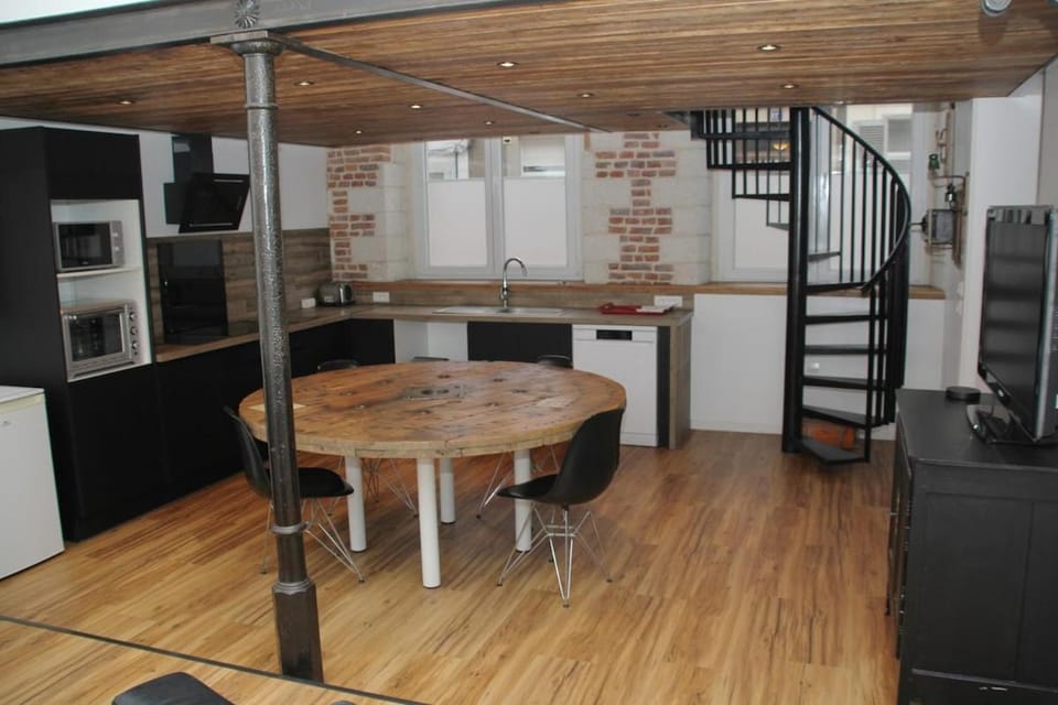 Loft industriel - Cambrai hyper centre ville Apartment in Cambrai