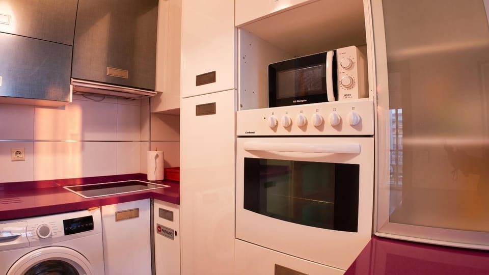 Kitchen or kitchenette, oven, pet friendly