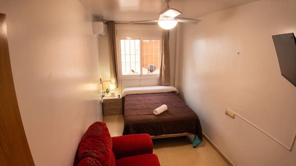 Bed, Photo of the whole room, Bedroom, internet, air conditioner
