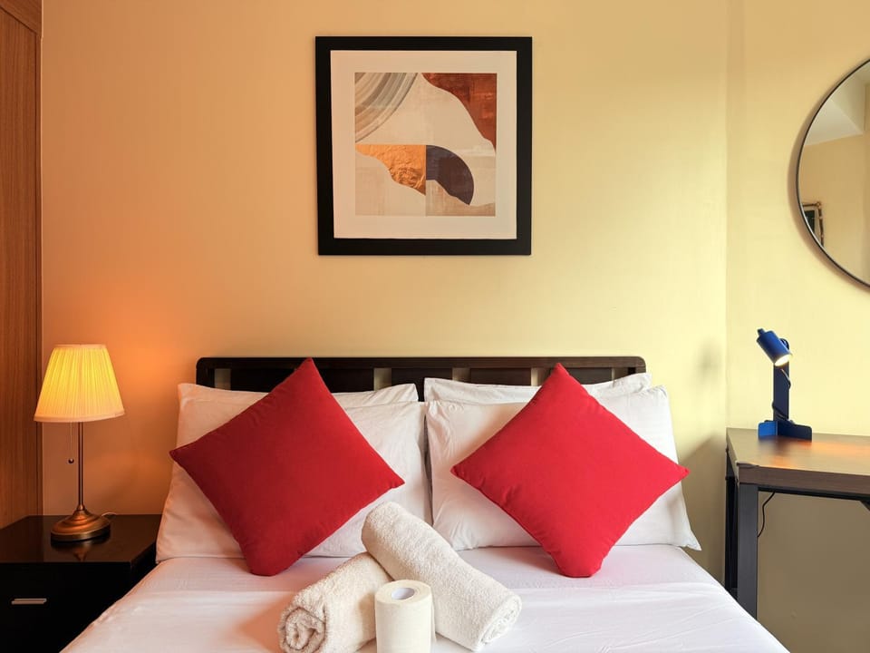 Bed, Photo of the whole room, Decorative detail, Bedroom