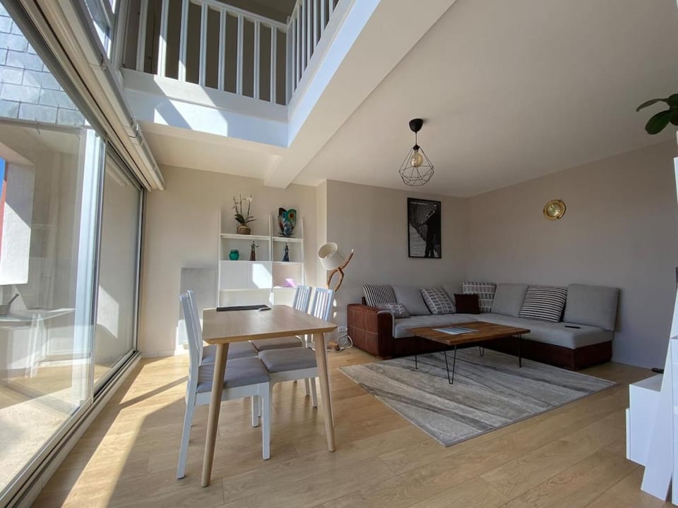 Centre ville, Appartement moderne baigné de lumière Apartment in Douarnenez