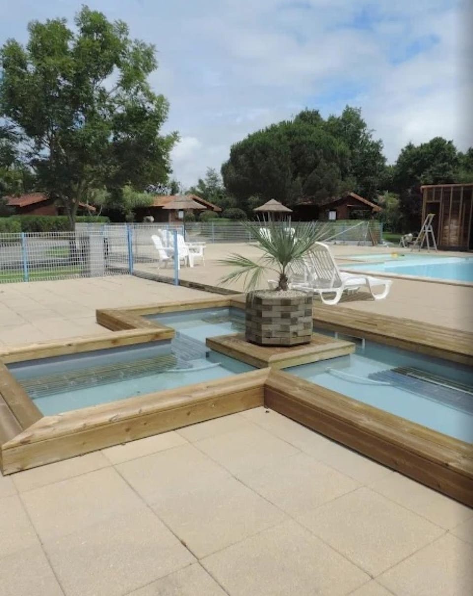 Property building, Swimming pool