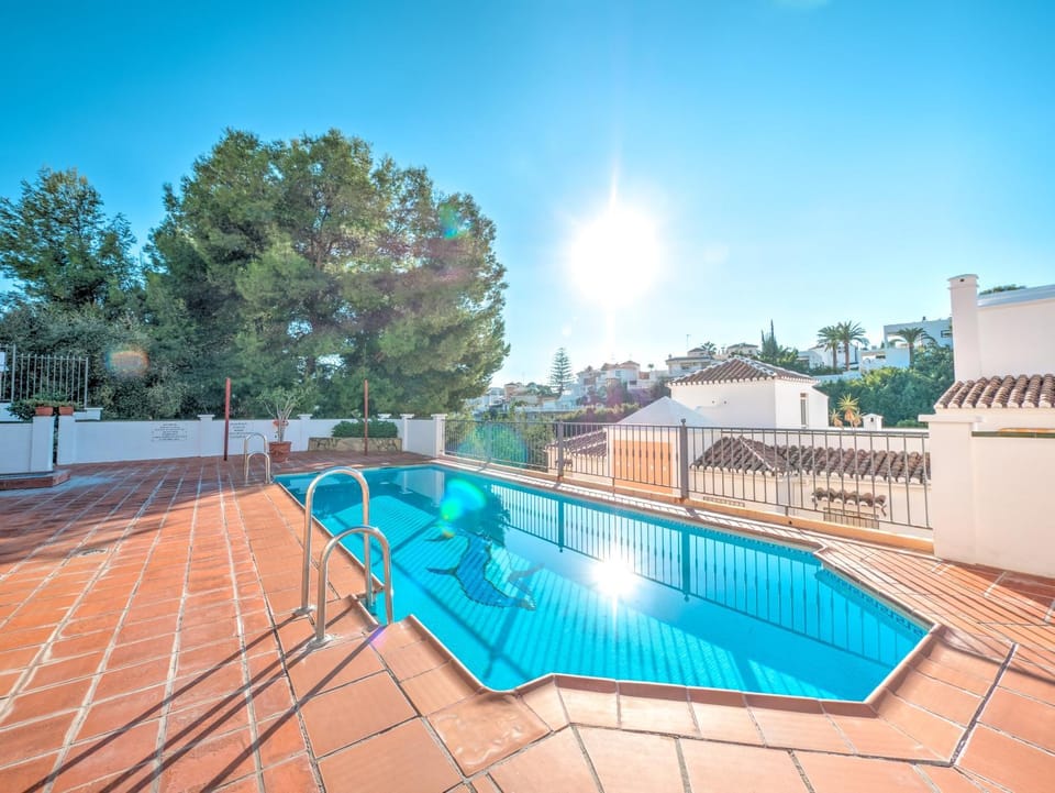 Day, Pool view, Swimming pool, sunbed
