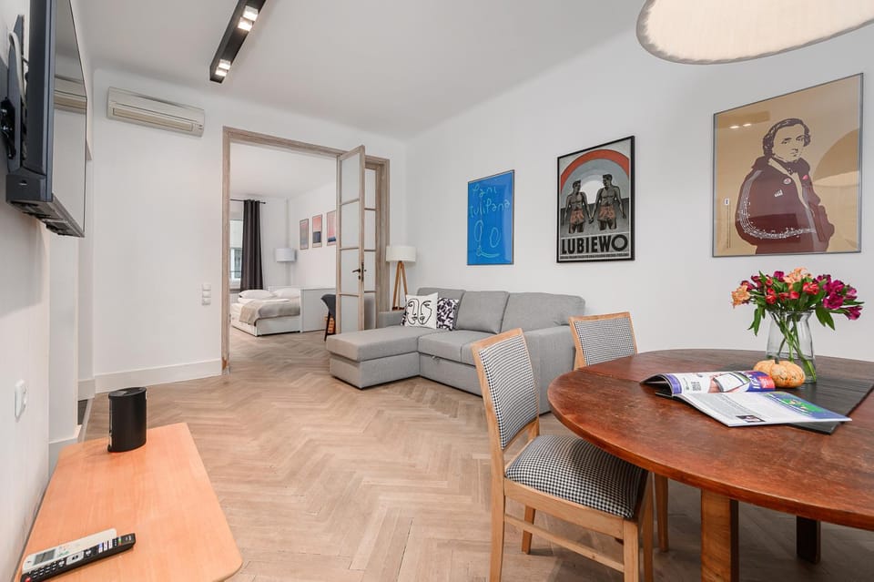 Living room, Seating area, Dining area, air conditioner