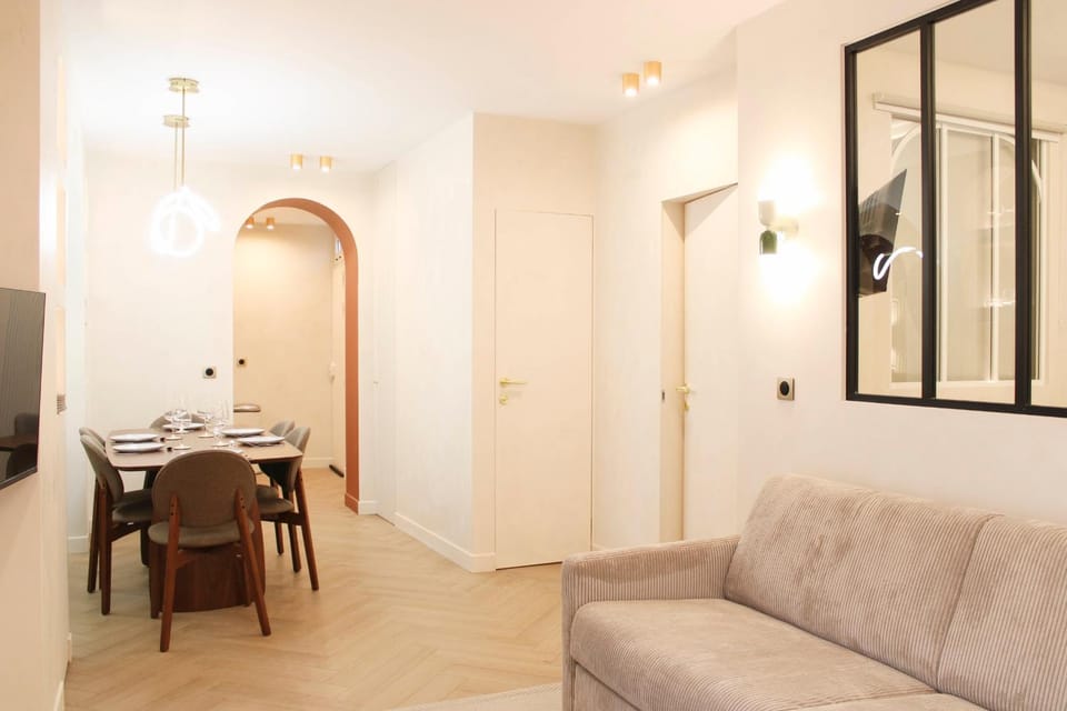 Chaumont Paris Suite Apartment in Paris