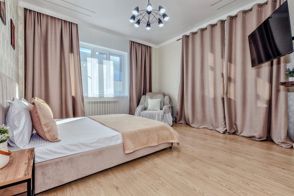 Bed, TV and multimedia, Photo of the whole room, Bedroom, towels