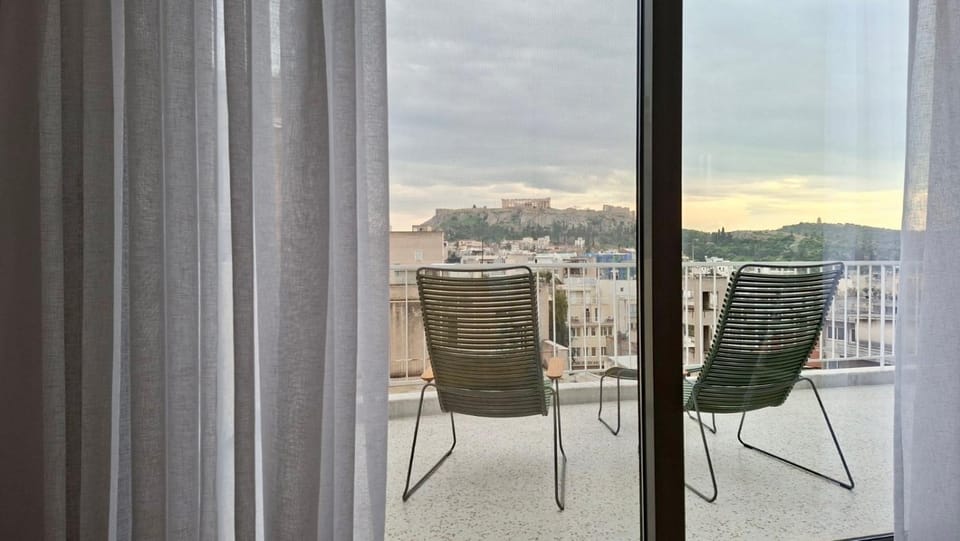 Balcony/Terrace, Landmark view