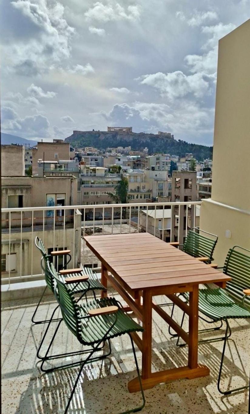 View (from property/room), Balcony/Terrace, City view
