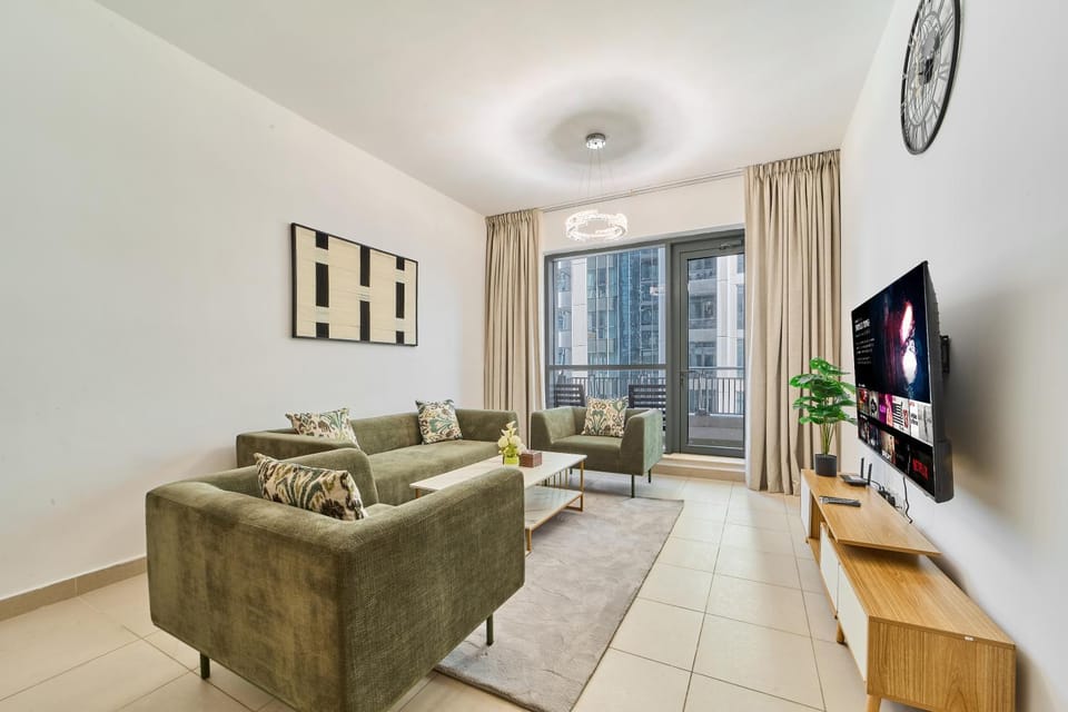 Communal lounge/ TV room, TV and multimedia, Living room, Seating area, Evening entertainment