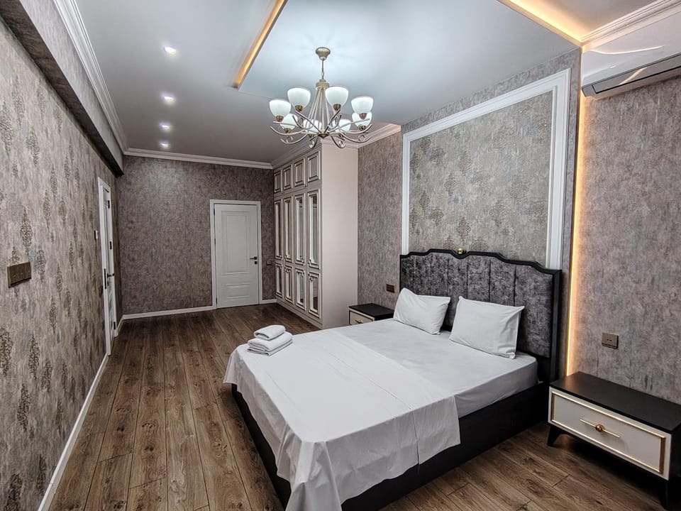 Bed, Bedroom, towels, wardrobe