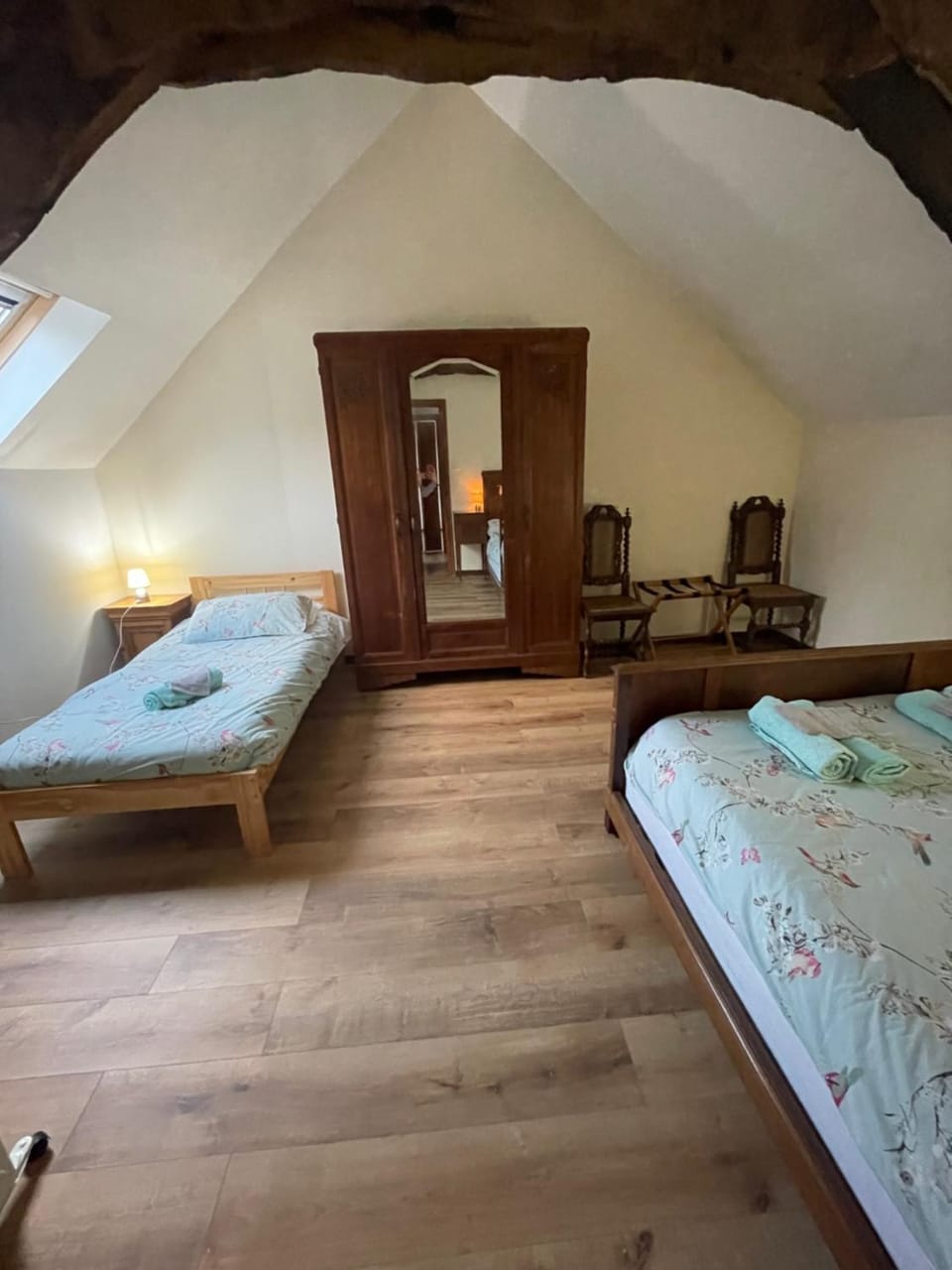 Bed, Photo of the whole room, Bedroom