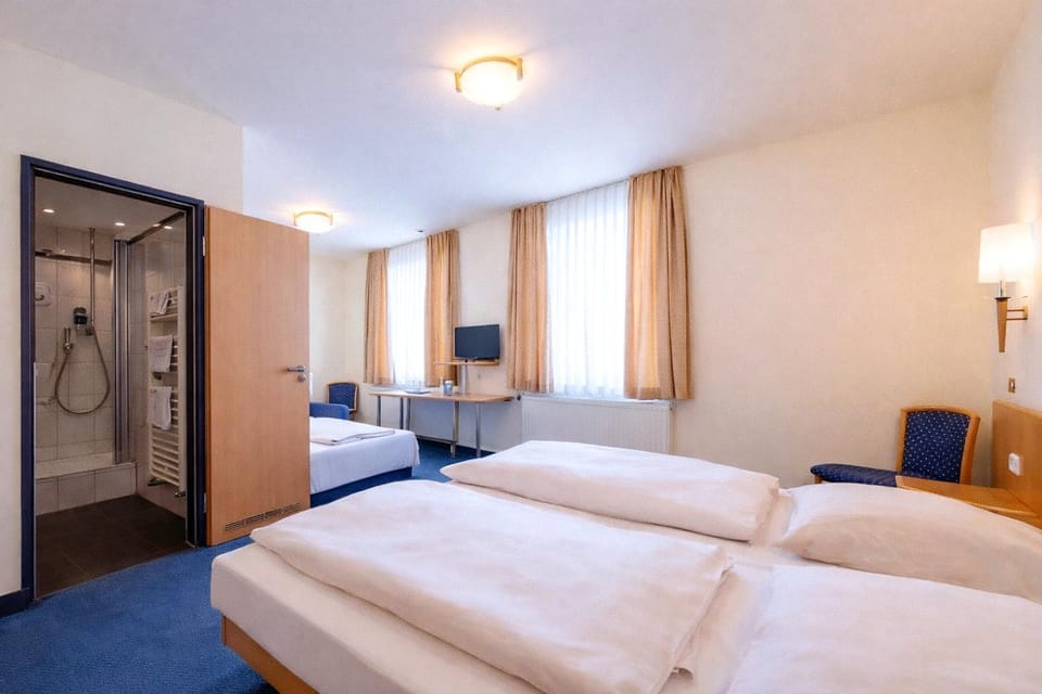 Toilet, Bed, Seating area, Dining area, furniture