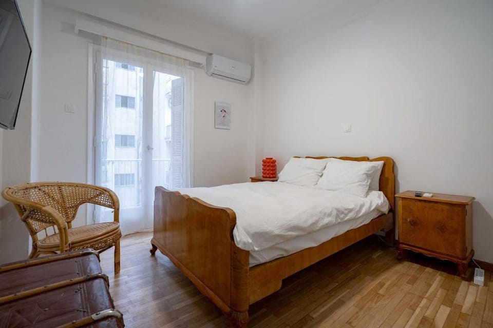 Artistic Bright Apartment - Attiki Metro by ΜΡS Apartment in Athens