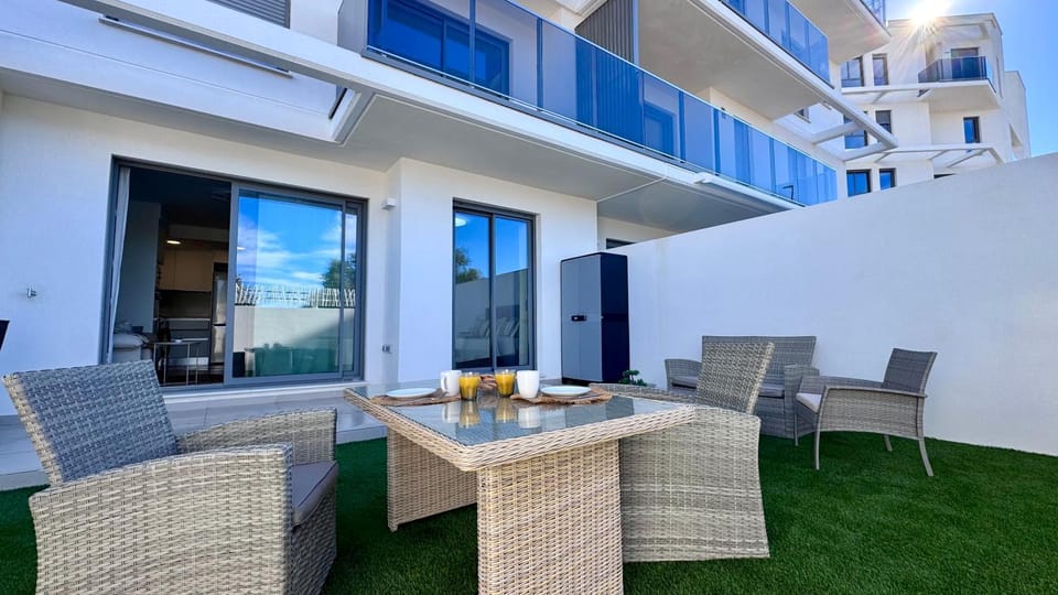 Off site, Balcony/Terrace