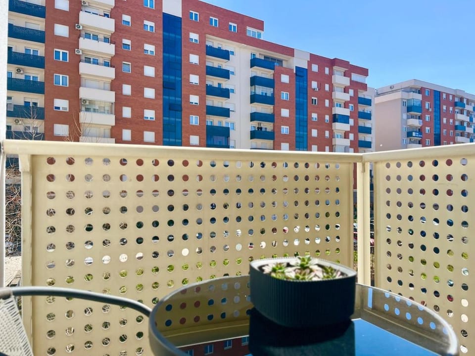 Bright and Cozy - 2 Bedroom & Free Parking Apartment in Serbia