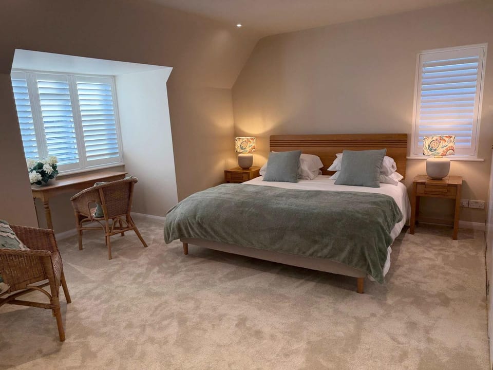 Coastal Comfort for 6 Felpham Beach House in Bognor Regis