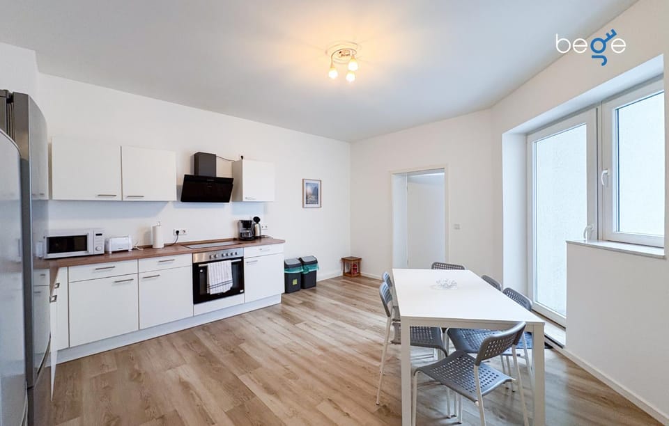Kitchen or kitchenette, Dining area, dishwasher, oven, stove, toaster