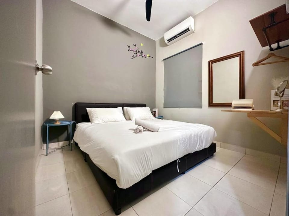 Charming 4BR Family House Quite Area & Cozy House in Penang