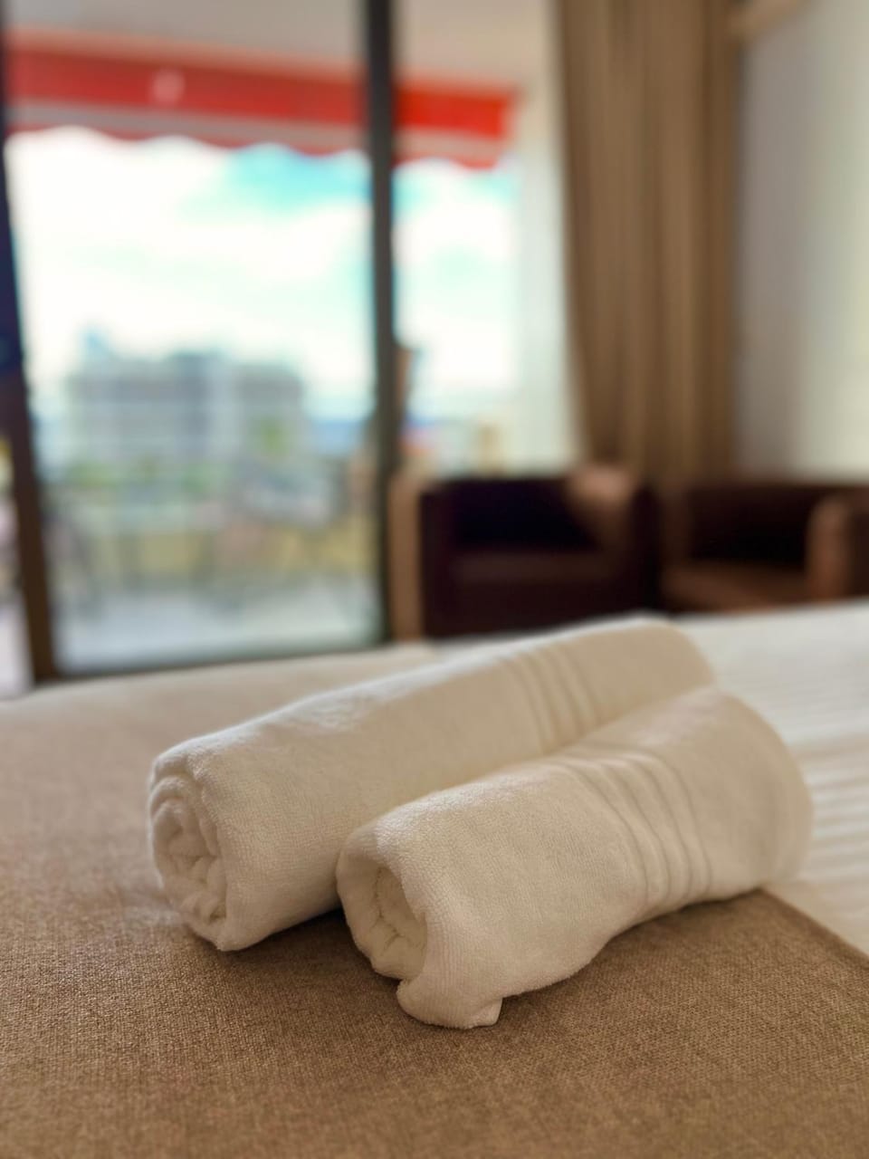 Bed, Photo of the whole room, Bedroom, towels
