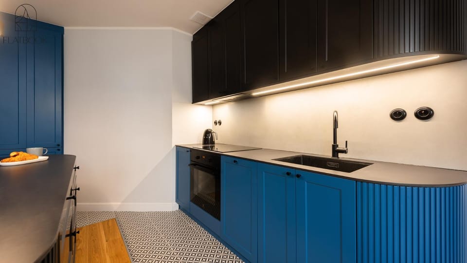 Kitchen or kitchenette, oven, stove