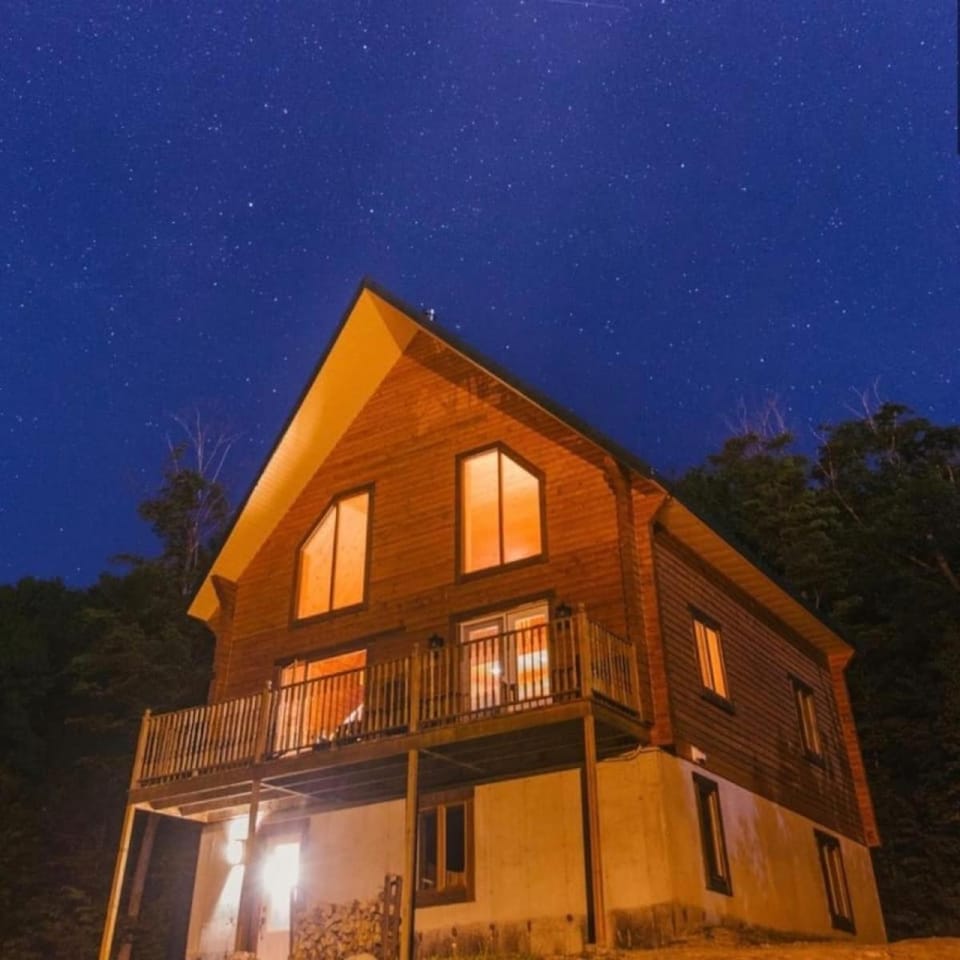 Chalet Aigle Ski in-out Appalaches Park 16 Guests Chalet in Maine