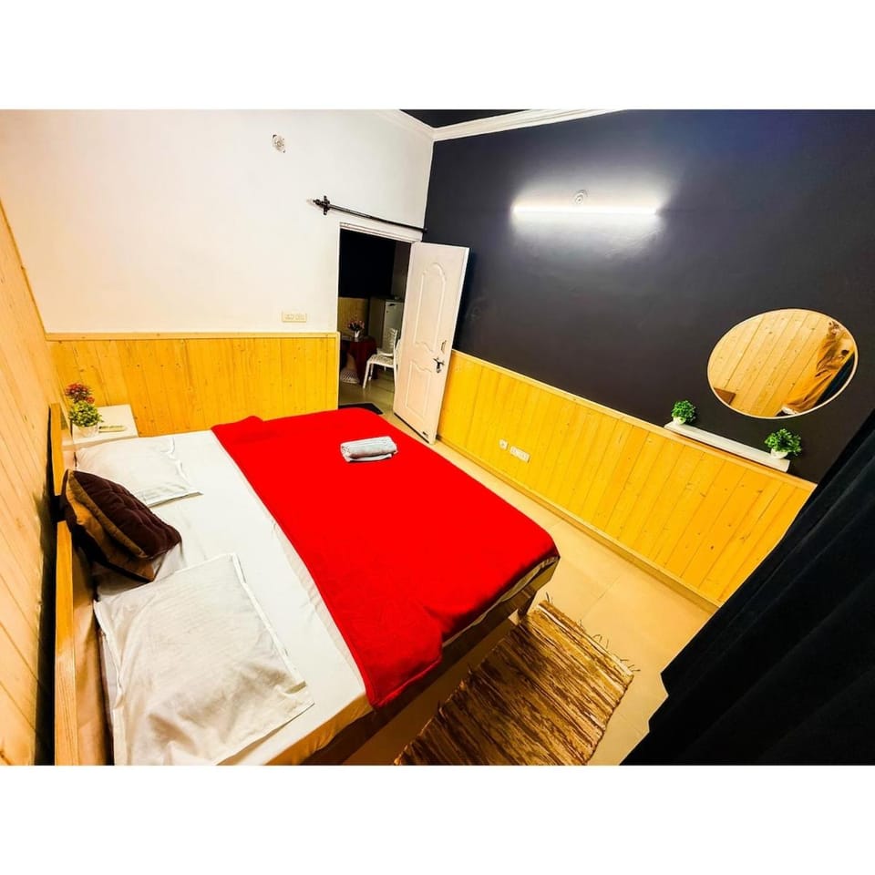 Family & Couples Studio Kitchen, 2 King Beds Apartment in Dehradun