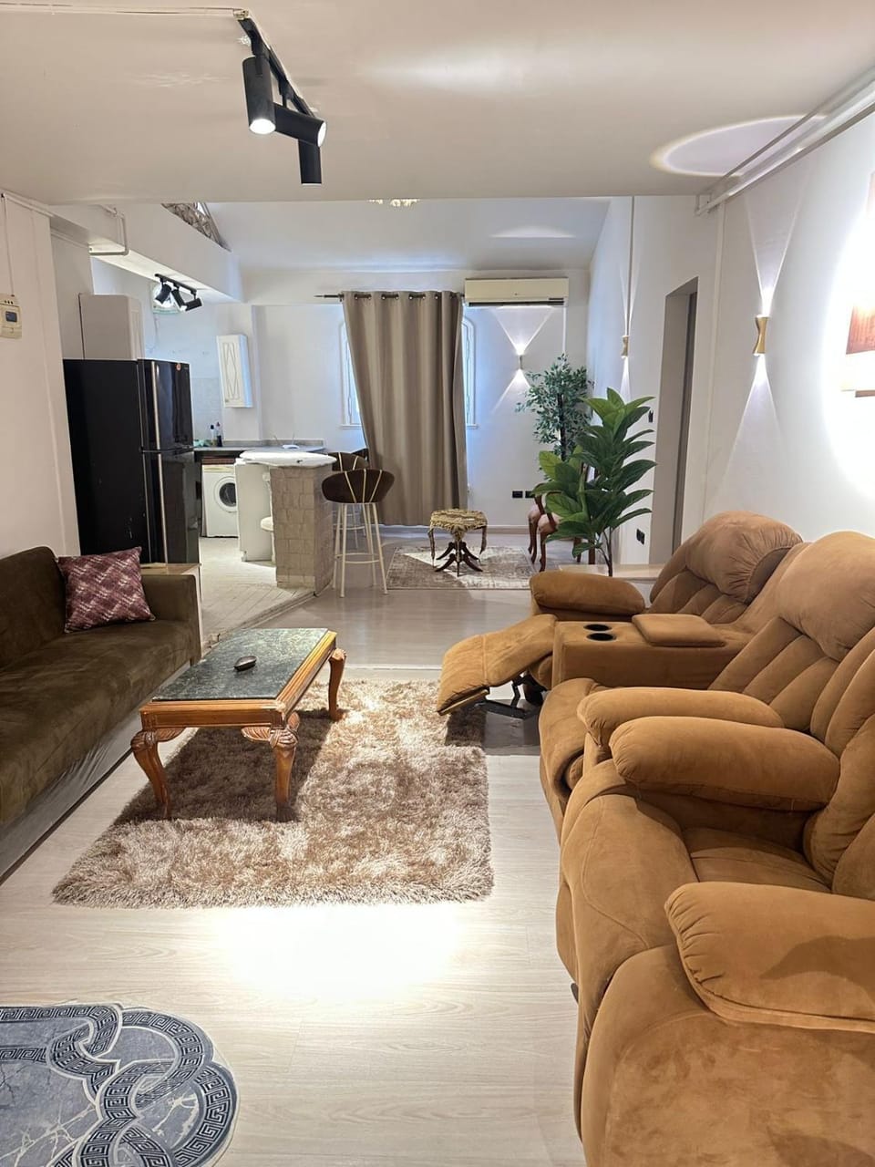 TV and multimedia, Living room, Seating area, air conditioner