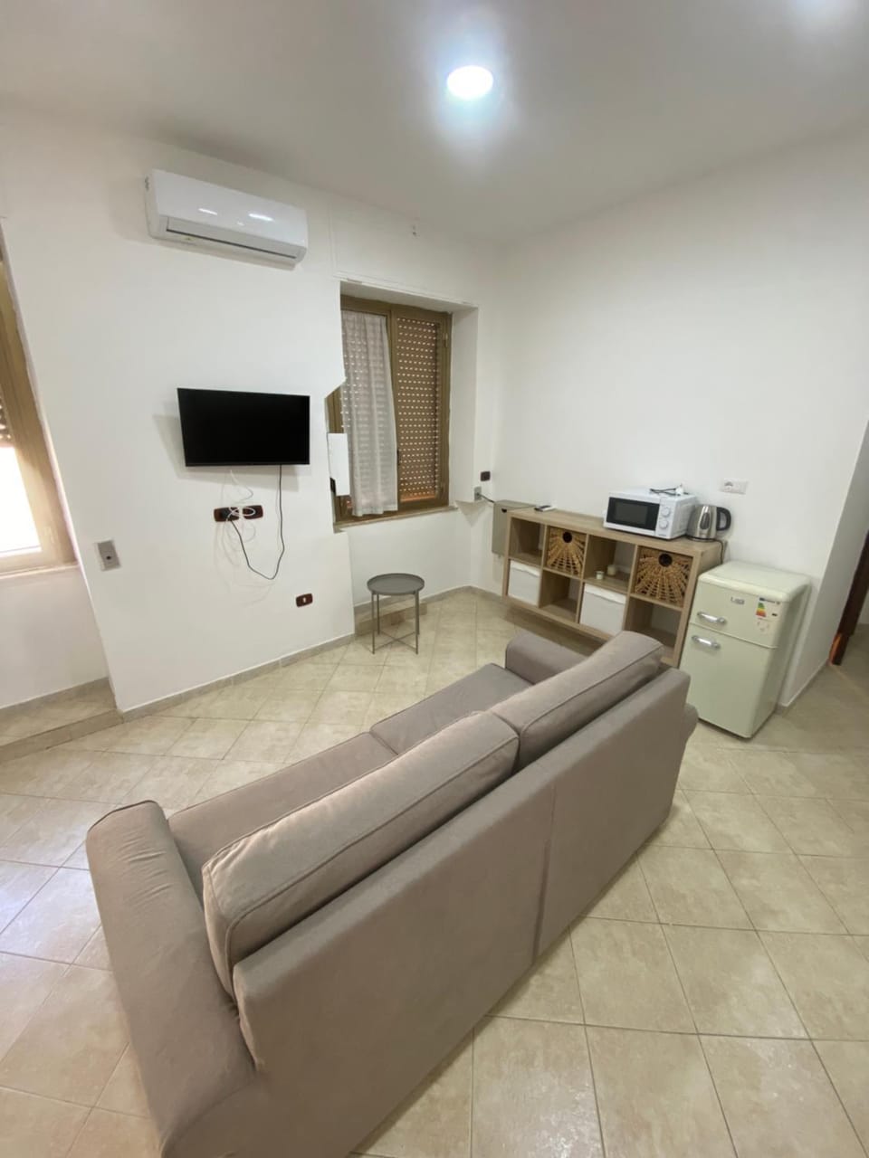 Eva Rooms Stazione Garibaldi Apartment in Naples